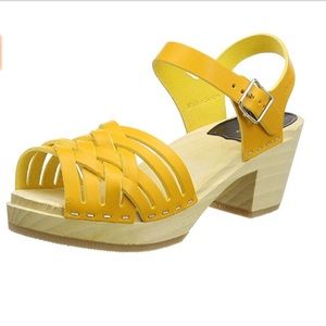☀️Swedish Hasbeens Clog Heels☀️